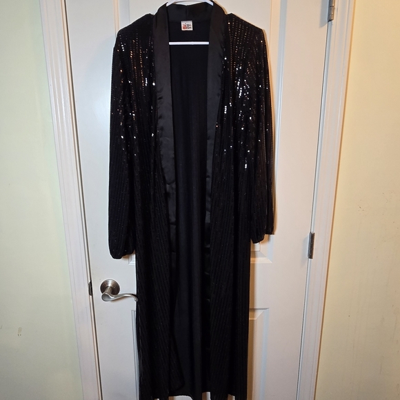 zig zag stripe Other - Glamorous Black Sequin Women's Robe